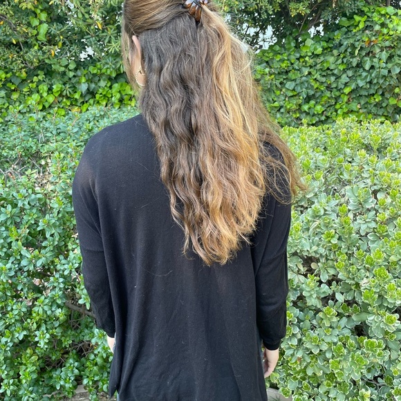 MONKI sweater 🖤 - Picture 3 of 4